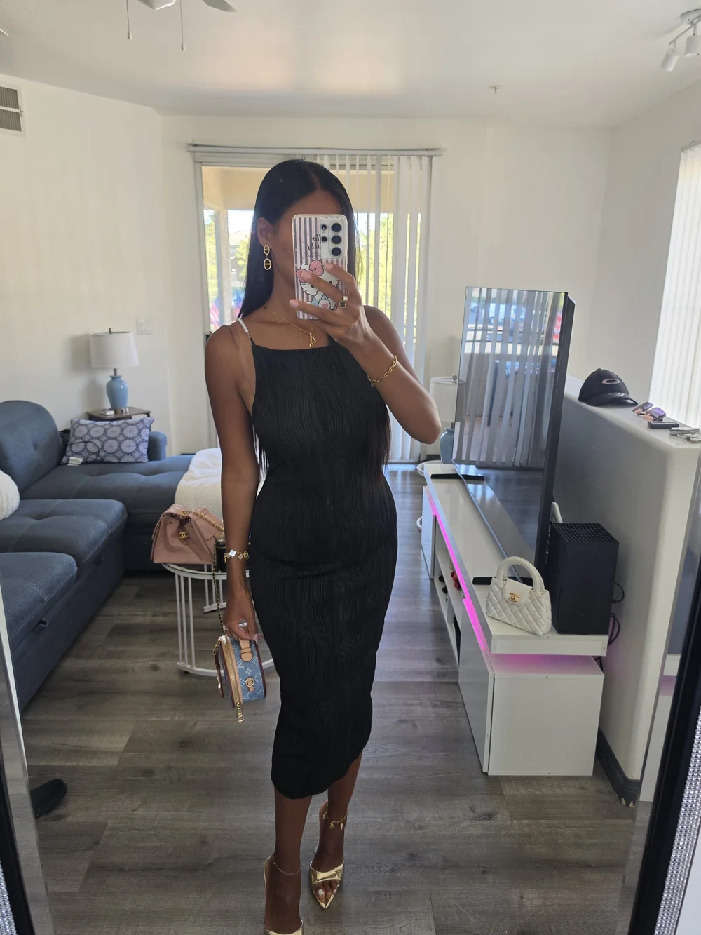 Sleek Black Midi Bodycon Dress - Picture 16 of 17